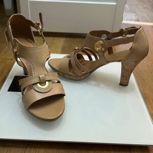 Naturalizer comfort platform heel